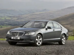 Mercedes-Benz-S350d-4matic-Amg-Line-Lwb-1-300x225