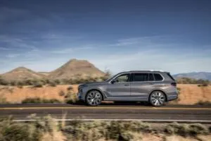 bmw-x7-g07-2023-670266-300x200